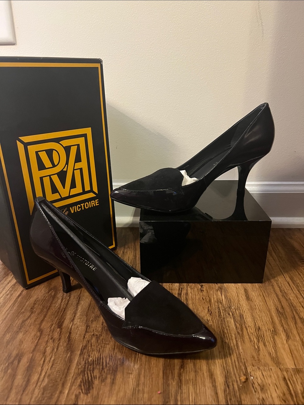 Pour La Victoire Black Pointed-Toe Mid Heel Pumps